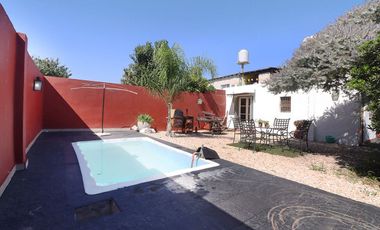 ESPECTACULAR CASA CON QUINCHO Y PILETA EN MORENO