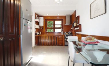 ESPECTACULAR CASA CON QUINCHO Y PILETA EN MORENO
