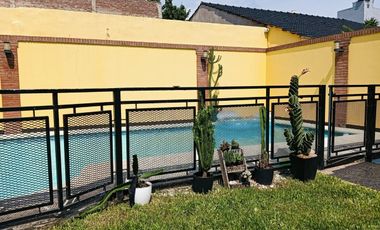 Venta Casa 7 ambientes con pileta en Tapiales