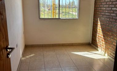 Casa EN ALQUILER EN CENTENARIO