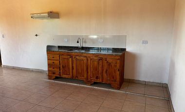 Casa EN ALQUILER EN CENTENARIO