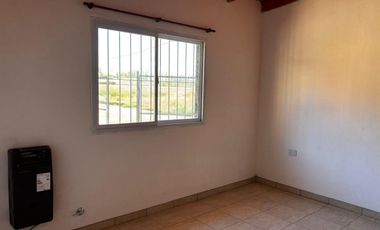 Casa EN ALQUILER EN CENTENARIO