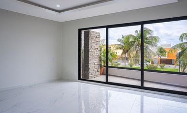 Residencia en Venta muy amplia, inteligente en Lomas del Mar