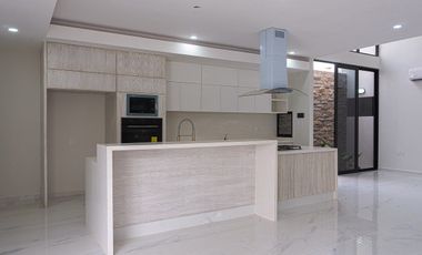 Residencia en Venta muy amplia, inteligente en Lomas del Mar