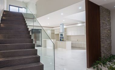 Residencia en Venta muy amplia, inteligente en Lomas del Mar