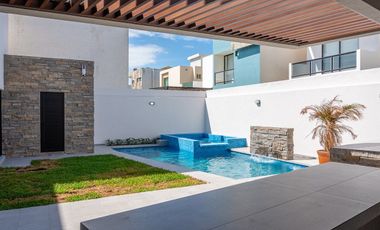 Residencia en Venta muy amplia, inteligente en Lomas del Mar