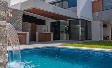 Residencia en Venta muy amplia, inteligente en Lomas del Mar