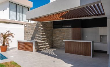 Residencia en Venta muy amplia, inteligente en Lomas del Mar