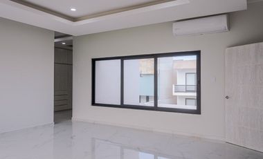 Residencia en Venta muy amplia, inteligente en Lomas del Mar