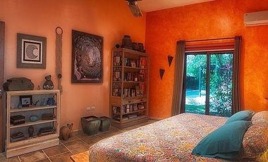 Hacienda-style house in Quintas Baspul, Mérida