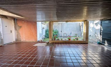 EN VENTA GRAN INMUEBLE EN GUADALUPE RESIDENCIAL