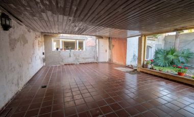 EN VENTA GRAN INMUEBLE EN GUADALUPE RESIDENCIAL