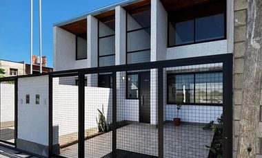 DEPARTAMENTO DUPLEX 2 DORM.COCHERA-PATIO-ESTRENAR