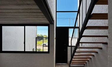 DEPARTAMENTO DUPLEX 2 DORM.COCHERA-PATIO-ESTRENAR