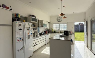 Se vende casa en Santo Tomé