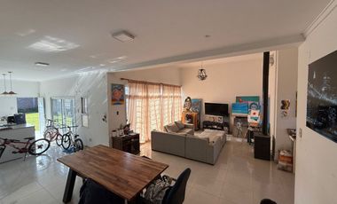 Se vende casa en Santo Tomé