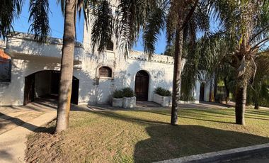 VENTA DE CASA EN ESQUINA CORRIENTES