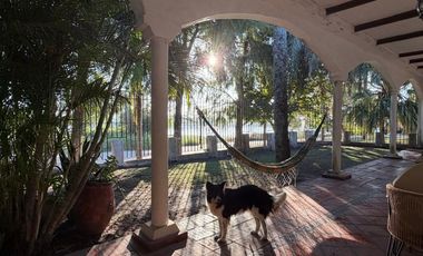 VENTA DE CASA EN ESQUINA CORRIENTES