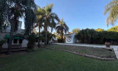 VENTA DE CASA EN ESQUINA CORRIENTES
