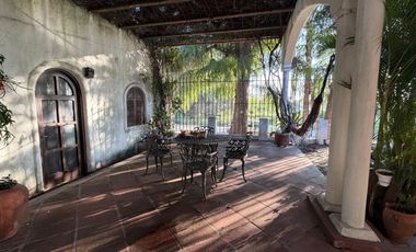 VENTA DE CASA EN ESQUINA CORRIENTES