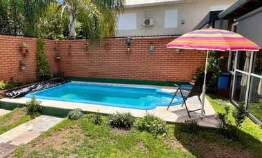 VENTA CASA 4 DORMITORIOS PATIO Y PILETA B. ALBERDI
