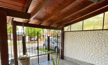 VENTA CASA 4 DORMITORIOS PATIO Y PILETA B. ALBERDI