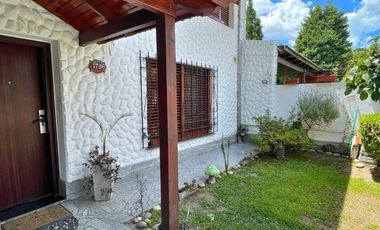 VENTA CASA 4 DORMITORIOS PATIO Y PILETA B. ALBERDI