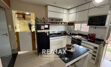 Casa en venta en Barranqueras. 400 mts2, 2 hab.