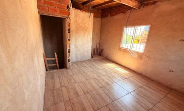 VENTA CASA A TERMINAR 4 AMB + QUINCHO - LOS LOBOS