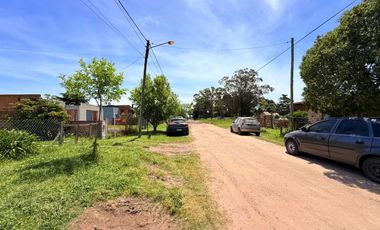 VENTA CASA A TERMINAR 4 AMB + QUINCHO - LOS LOBOS