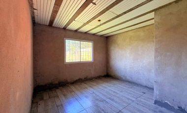 VENTA CASA A TERMINAR 4 AMB + QUINCHO - LOS LOBOS