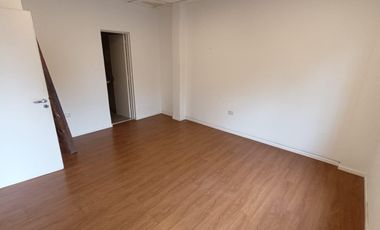 Oficina Comercial - Cerro De Las Rosas - Sobre calle Rafael Núñez - Una planta