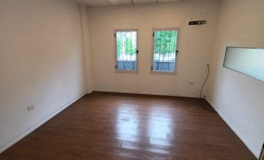 Oficina Comercial - Cerro De Las Rosas - Sobre calle Rafael Núñez - Una planta