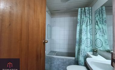 Casa en venta c/ estacionamiento en Valle Lo Campino