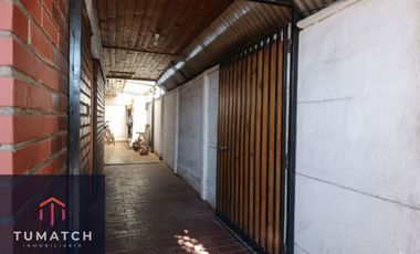 Casa en venta c/ estacionamiento en Valle Lo Campino
