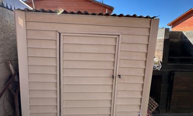 Casa en arriendo c/ estacionamiento en Peñablanca