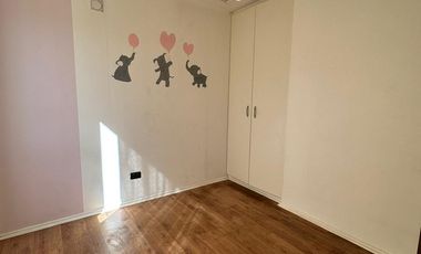 Casa en arriendo c/ estacionamiento en Peñablanca