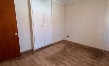 Casa en arriendo c/ estacionamiento en Peñablanca