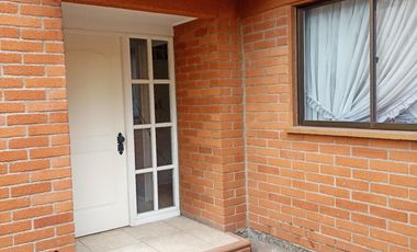Casa en arriendo c/ estacionamiento en La Florida Alto