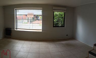 Casa en arriendo c/ estacionamiento en La Florida Alto