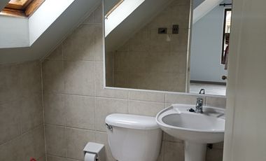 Casa en arriendo c/ estacionamiento en La Florida Alto