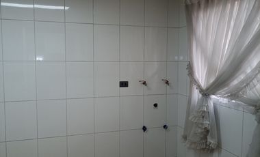 Casa en arriendo c/ estacionamiento en La Florida Alto