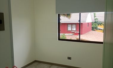 Casa en arriendo c/ estacionamiento en La Florida Alto