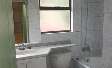 Casa en arriendo c/ estacionamiento en La Florida Alto