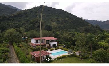 VENTA DE FINCA EN CIUDAD BOLIVAR SUROESTE ANTIOQUEÑO