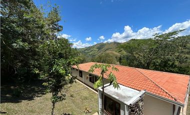 VENTA DE FINCA EN CIUDAD BOLIVAR SUROESTE DE ANTIOQUIA
