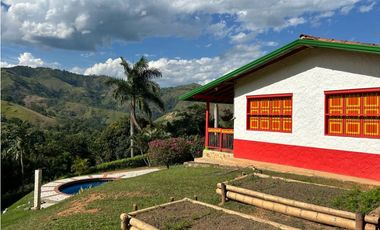 VENTA DE FINCA EN CIUDAD BOLIVAR SUROESTE DE ANTIOQUIA