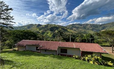 VENTA DE FINCA EN CIUDAD BOLIVAR SUROESTE DE ANTIOQUIA