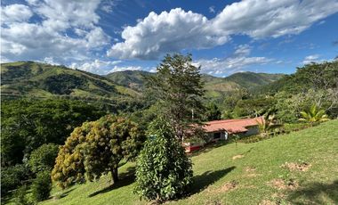 VENTA DE FINCA EN CIUDAD BOLIVAR SUROESTE DE ANTIOQUIA