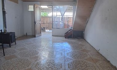 VENTA CASA 3HAB 1BA MOLINA